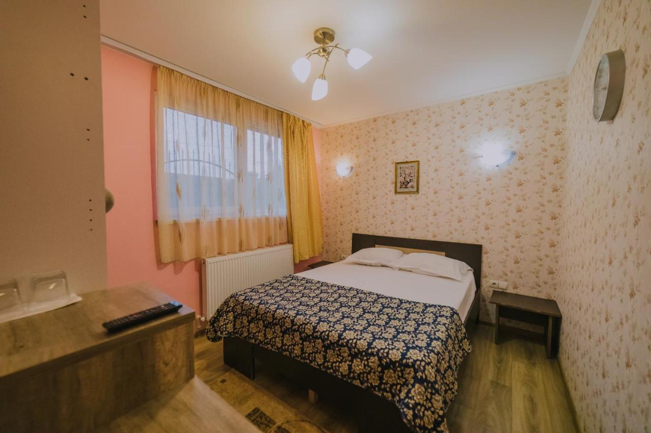 Hostel Denisa Бузэу Экстерьер фото