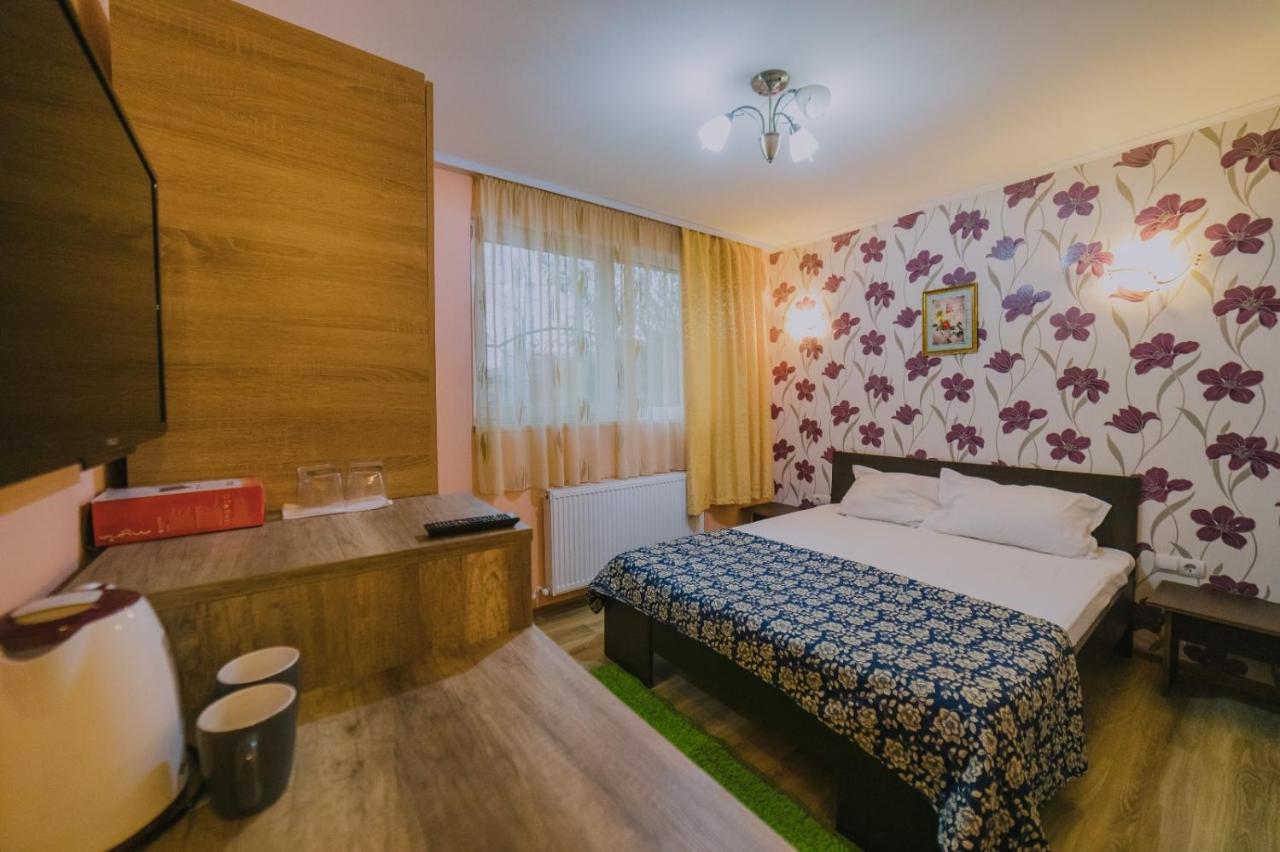 Hostel Denisa Бузэу Экстерьер фото