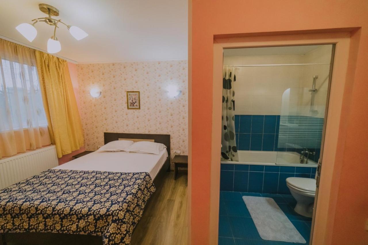 Hostel Denisa Бузэу Экстерьер фото