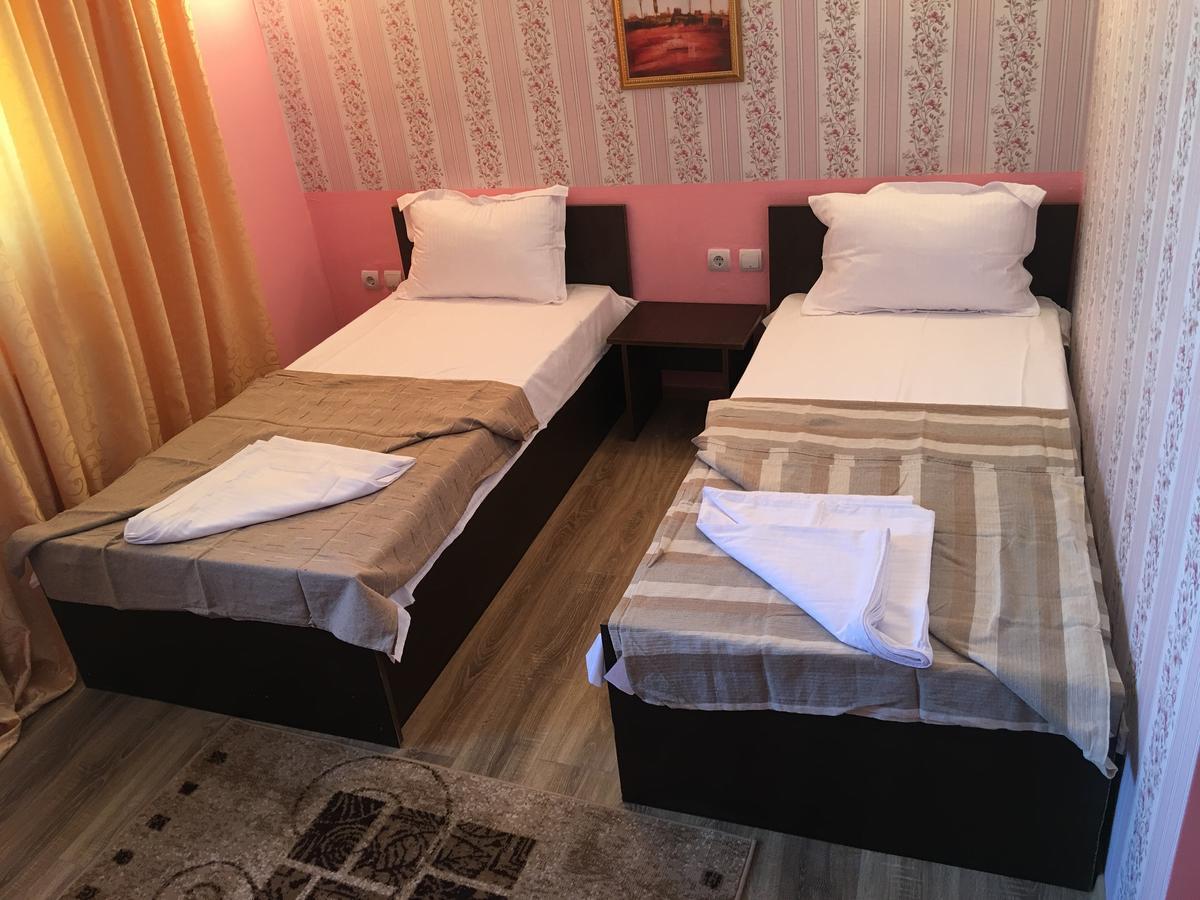 Hostel Denisa Бузэу Экстерьер фото