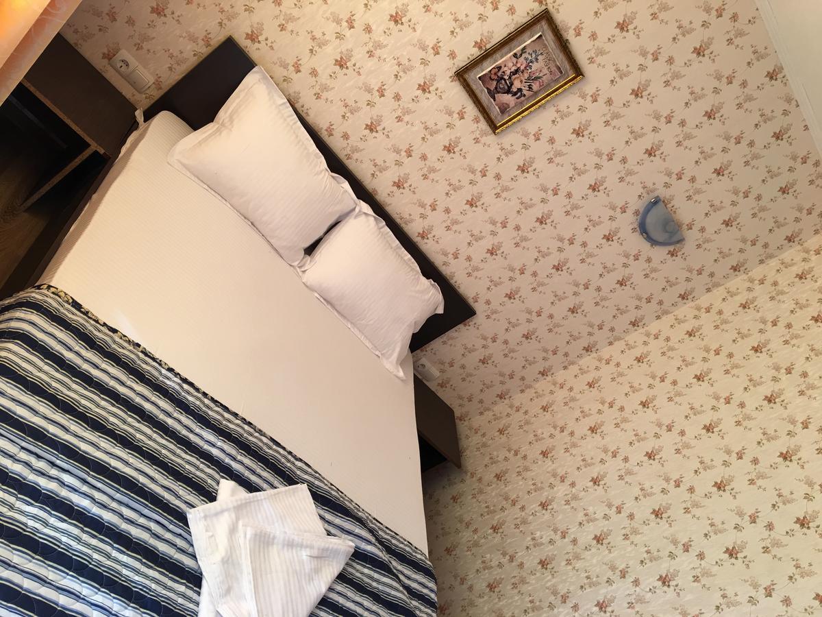 Hostel Denisa Бузэу Экстерьер фото