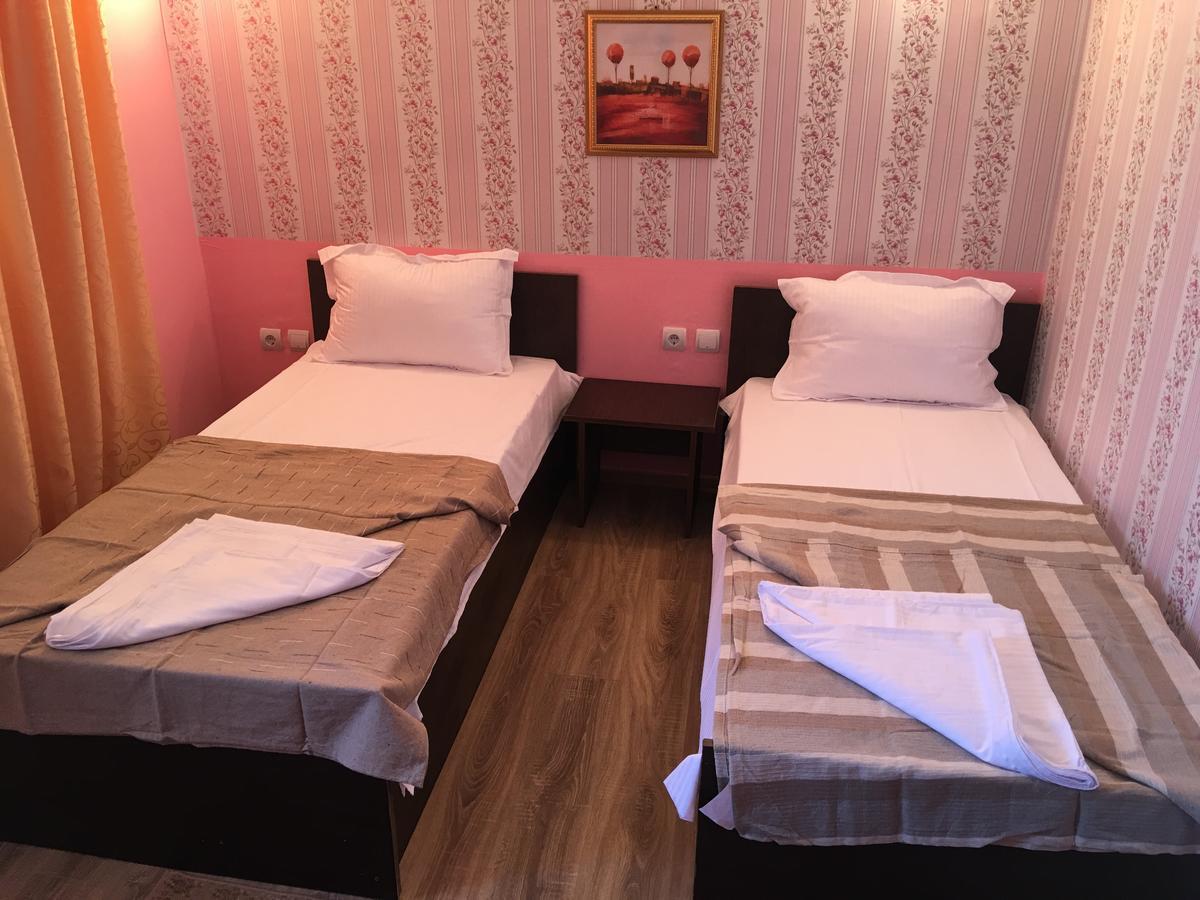 Hostel Denisa Бузэу Экстерьер фото